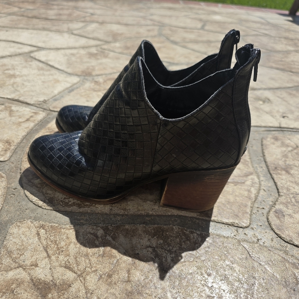 Mata Woven Booties Black Women's Size 8.5